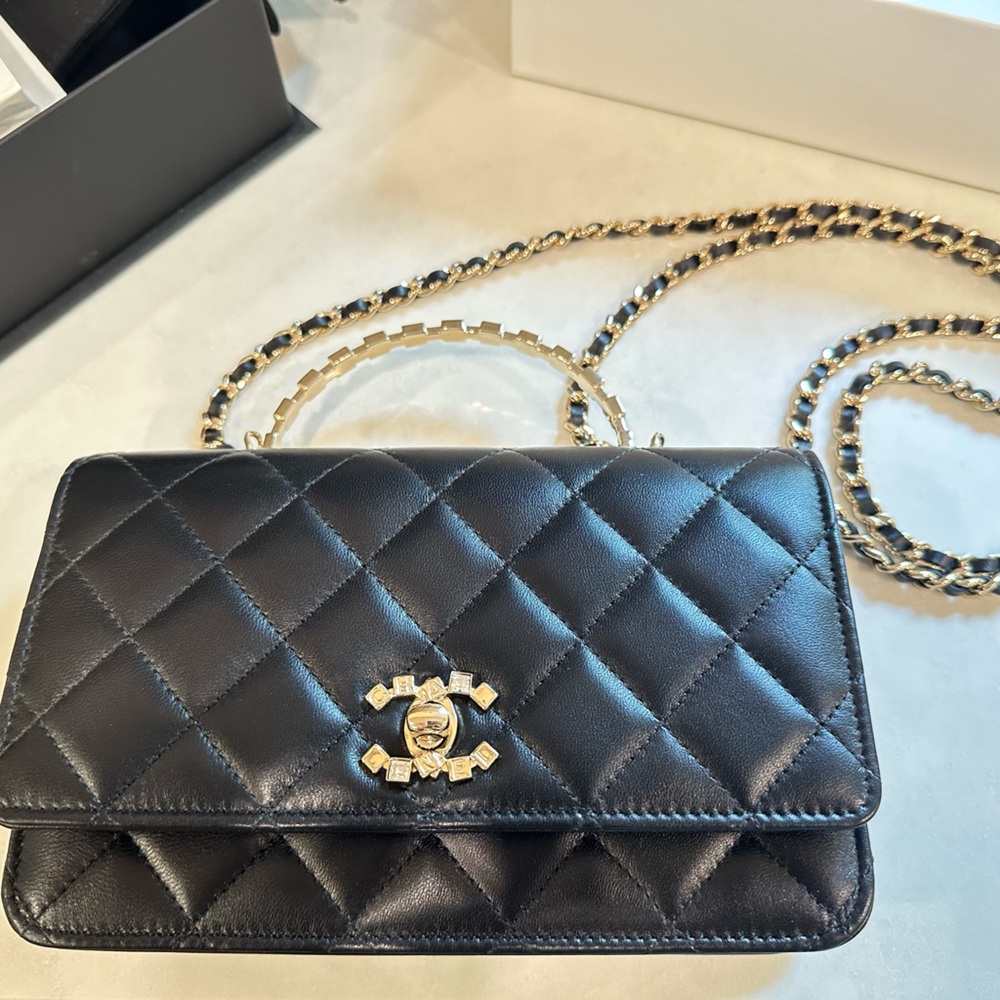 Chanel top handle wallet on chain